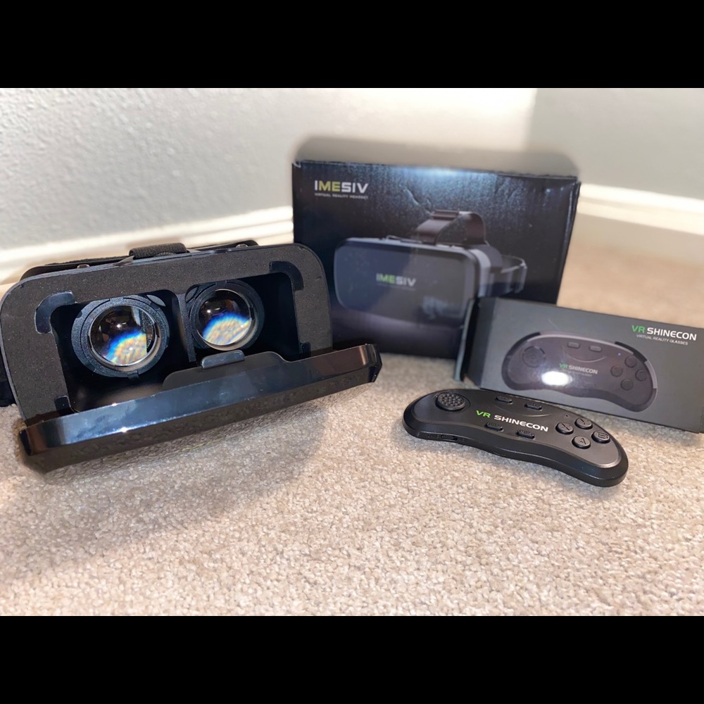 VR HEADSET AND REMOTE CONTROLLER